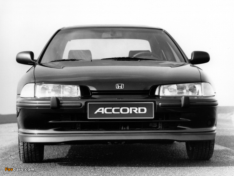 Photos of Honda Accord Sedan (CD) 1993–96 (800 x 600)