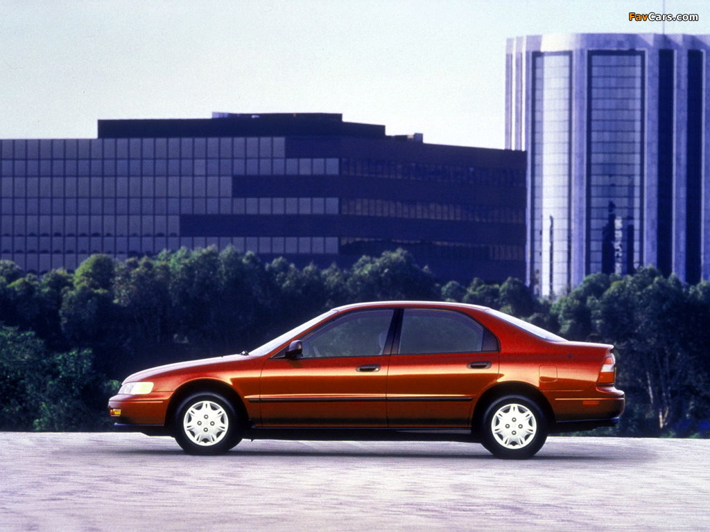 Photos of Honda Accord Sedan US-spec (CD) 1994–97 (1024 x 768)