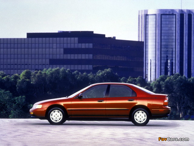 Photos of Honda Accord Sedan US-spec (CD) 1994–97 (640 x 480)