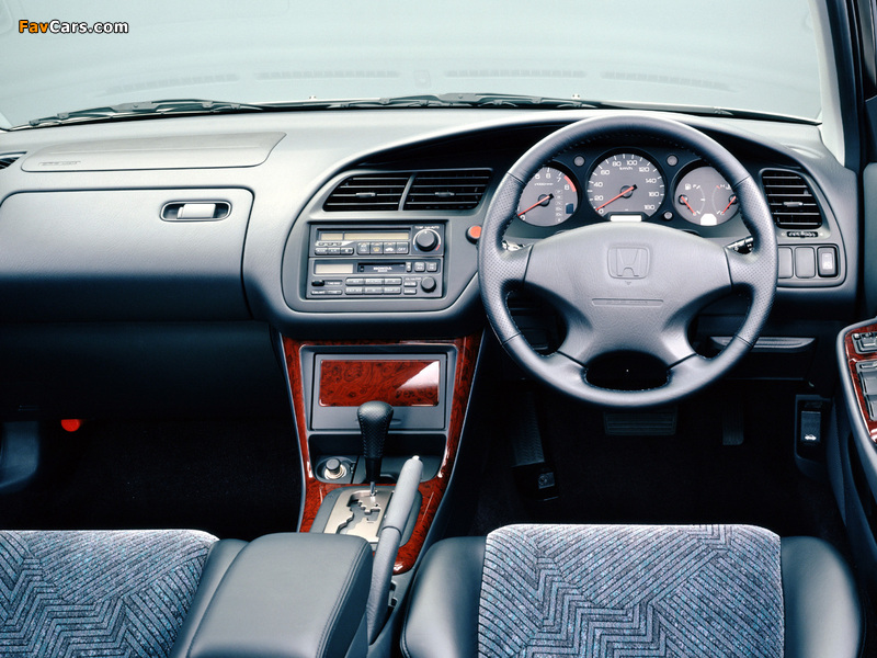 Photos of Honda Accord SiR S Package Sedan JP-spec (CF4) 1997–2000 (800 x 600)
