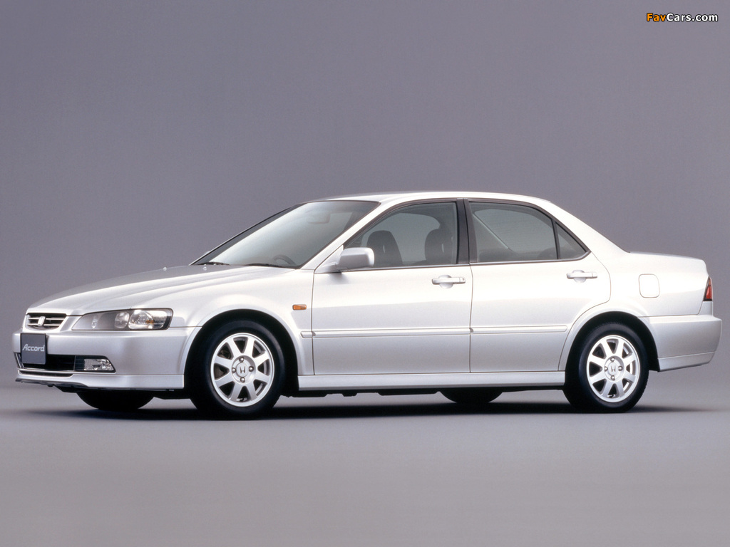 Photos of Honda Accord 2.0 VTS Sedan JP-spec (CF4) 1997–2000 (1024 x 768)