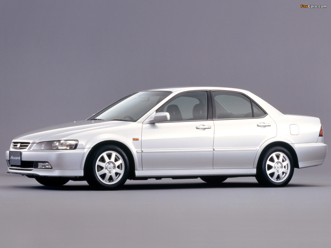 Photos of Honda Accord 2.0 VTS Sedan JP-spec (CF4) 1997–2000 (1280 x 960)