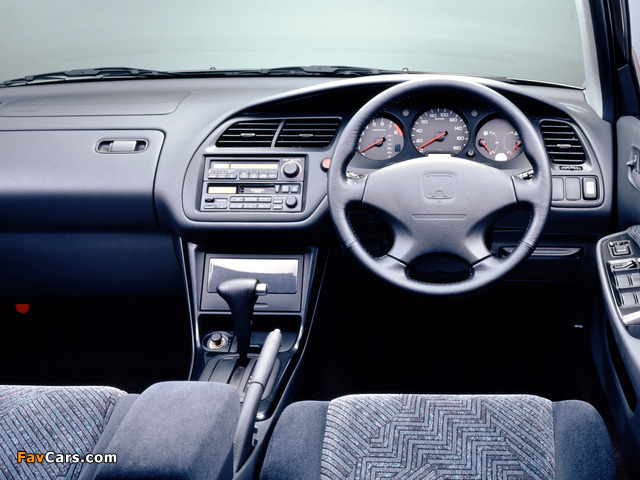 Photos of Honda Accord 2.0 VTS Sedan JP-spec (CF4) 1997–2000 (640 x 480)