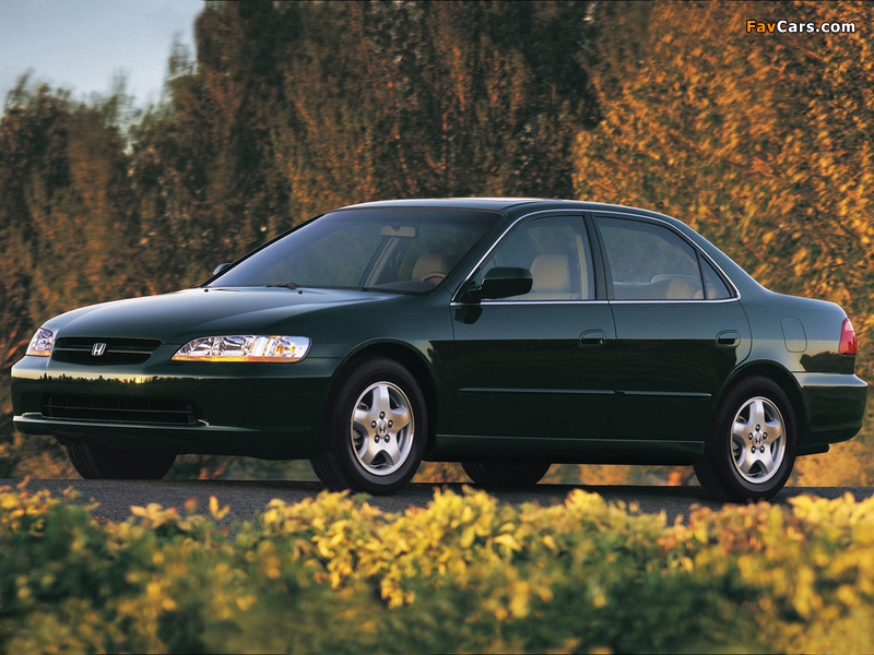 Photos of Honda Accord Sedan US-spec 1998–2002 (800 x 600)