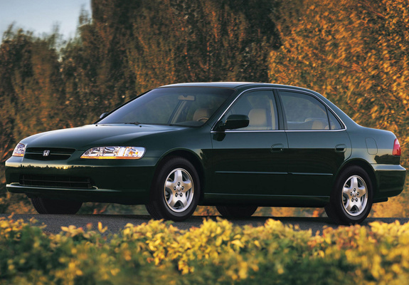 Photos of Honda Accord Sedan US-spec 1998–2002