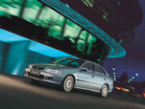 Photos of Honda Accord Hatchback 1999–2002