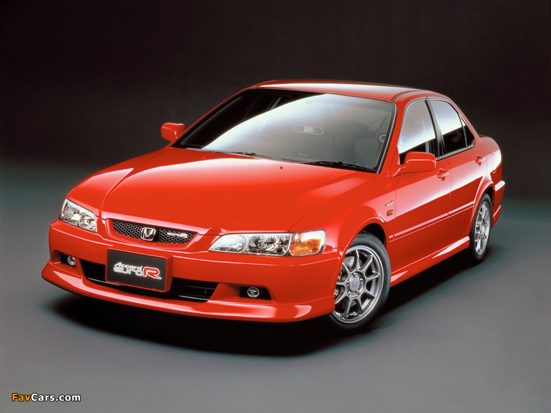 Photos of Honda Accord Euro R (CL1) 2000–02 (800 x 600)