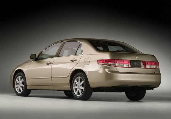 Photos of Honda Accord Sedan US-spec 2003–06