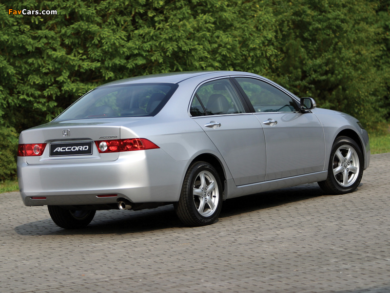 Photos of Honda Accord Sedan (CL) 2003–06 (800 x 600)