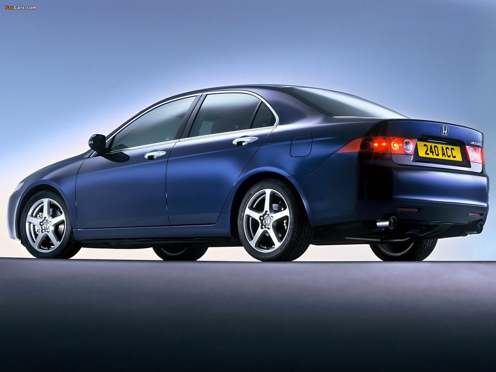 Photos of Honda Accord Sedan UK-spec (CL) 2003–06 (1600 x 1200)