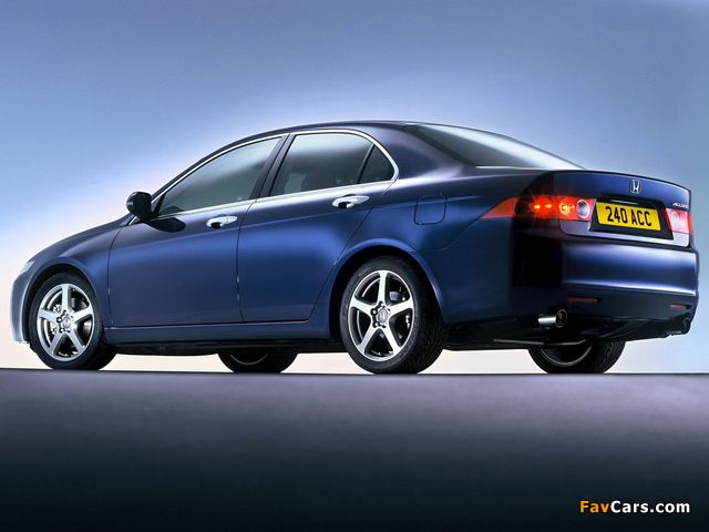 Photos of Honda Accord Sedan UK-spec (CL) 2003–06 (640 x 480)