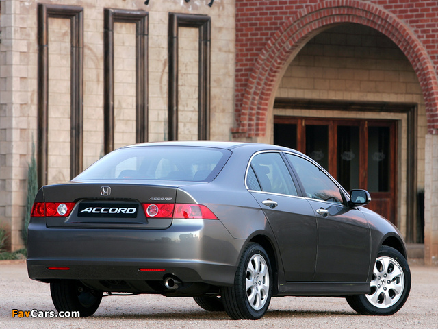 Photos of Honda Accord Sedan ZA-spec (CL) 2006–08 (640 x 480)