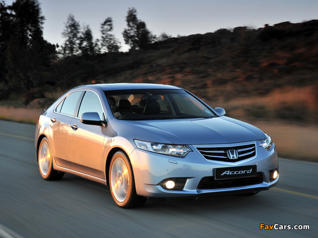 Photos of Honda Accord Sedan ZA-spec (CU) 2011 (640 x 480)