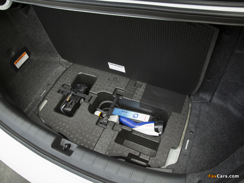 Photos of Honda Accord PHEV Sedan 2012 (800 x 600)