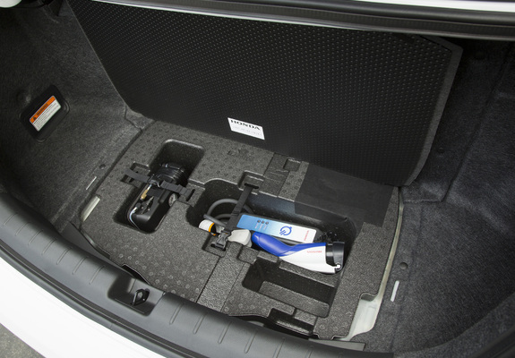Photos of Honda Accord PHEV Sedan 2012