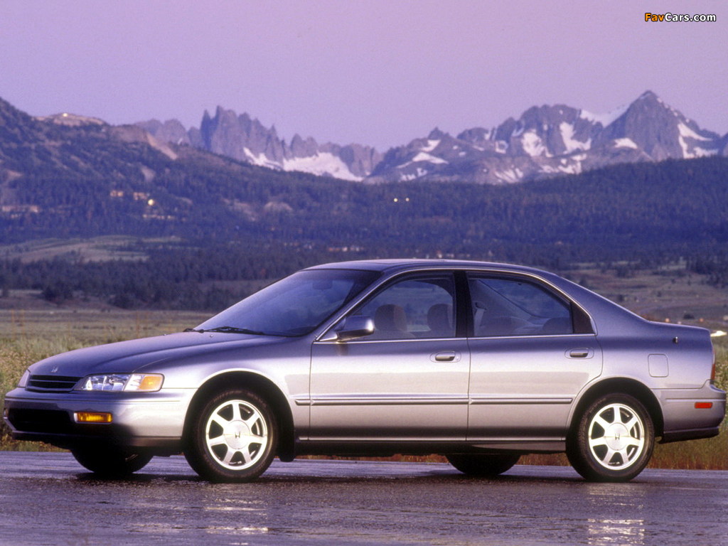 Pictures of Honda Accord Sedan US-spec (CD) 1994–97 (1024 x 768)