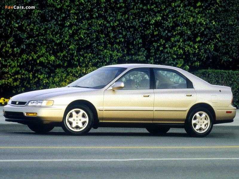 Pictures of Honda Accord Sedan US-spec (CD) 1994–97 (800 x 600)