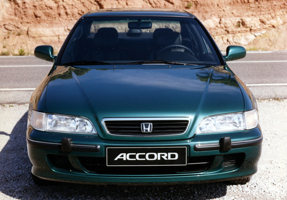 Pictures of Honda Accord Sedan (CD) 1996–98