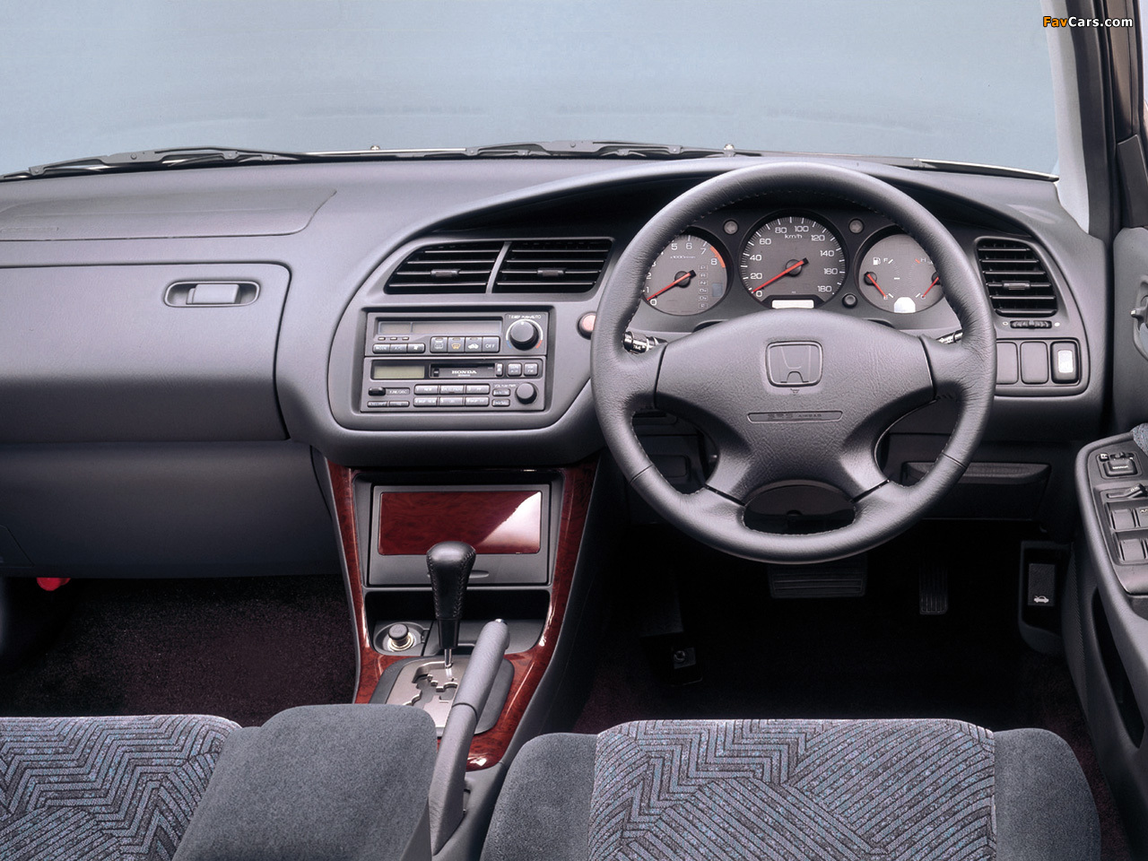Pictures of Honda Accord SiR Sedan JP-spec (CF4) 1997–2000 (1280 x 960)
