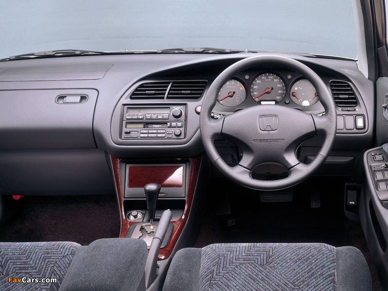 Pictures of Honda Accord SiR Sedan JP-spec (CF4) 1997–2000 (800 x 600)