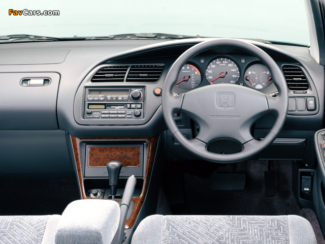Pictures of Honda Accord Wagon JP-spec (CF6) 1997–2002 (640 x 480)