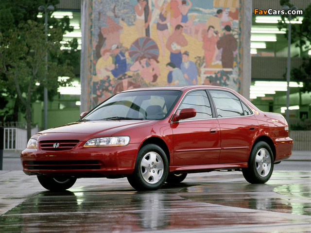 Pictures of Honda Accord Sedan US-spec 1998–2002 (640 x 480)