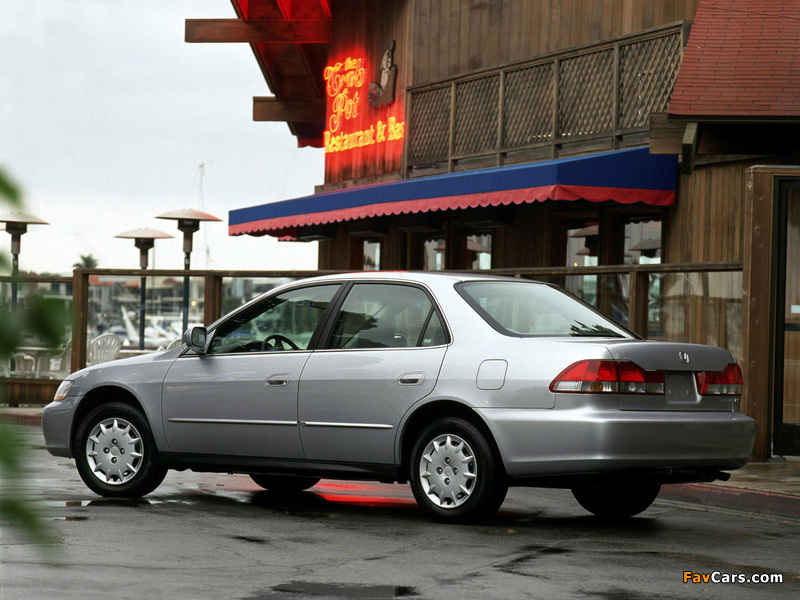 Pictures of Honda Accord Sedan US-spec 1998–2002 (800 x 600)