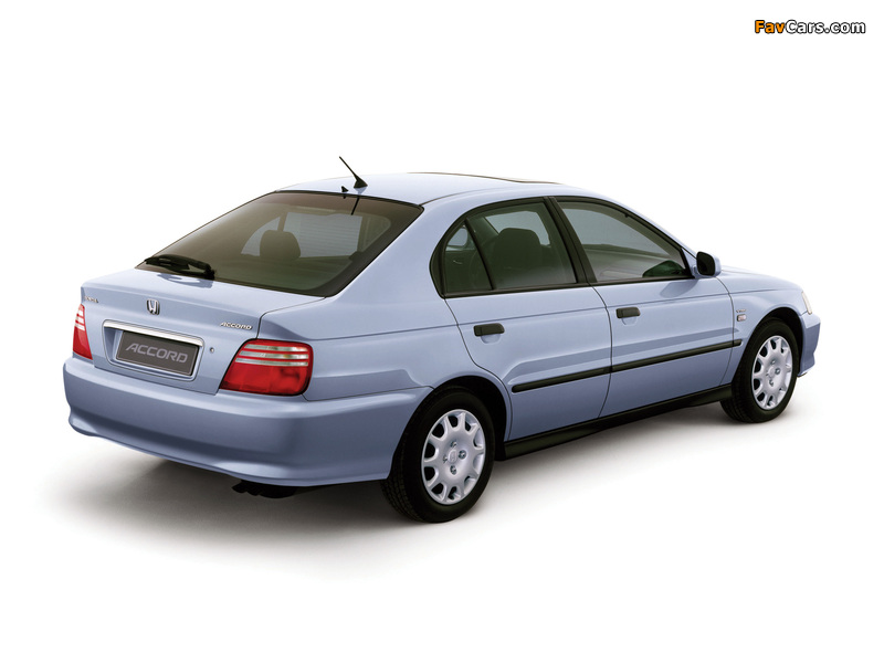 Pictures of Honda Accord Hatchback 1999–2002 (800 x 600)