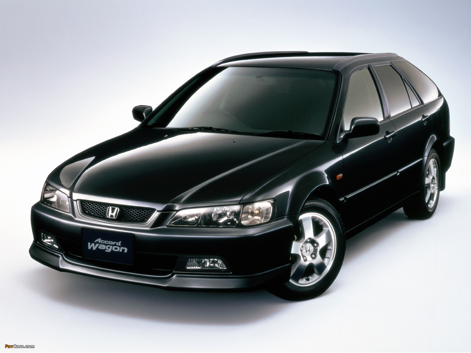 Pictures of Honda Accord SiR 4WD Wagon JP-spec (CL2) 2000–02 (1600 x 1200)