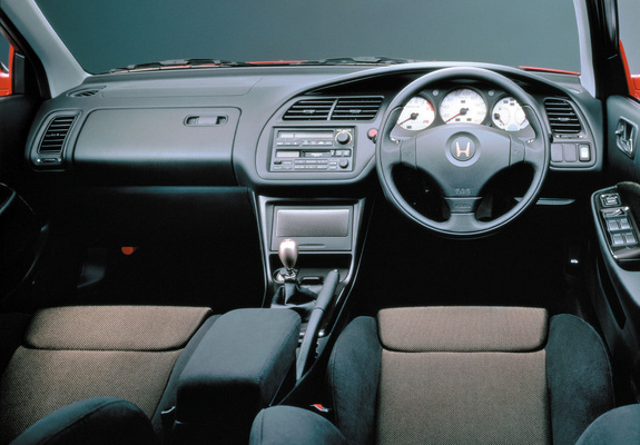 Pictures of Honda Accord Euro R (CL1) 2000–02