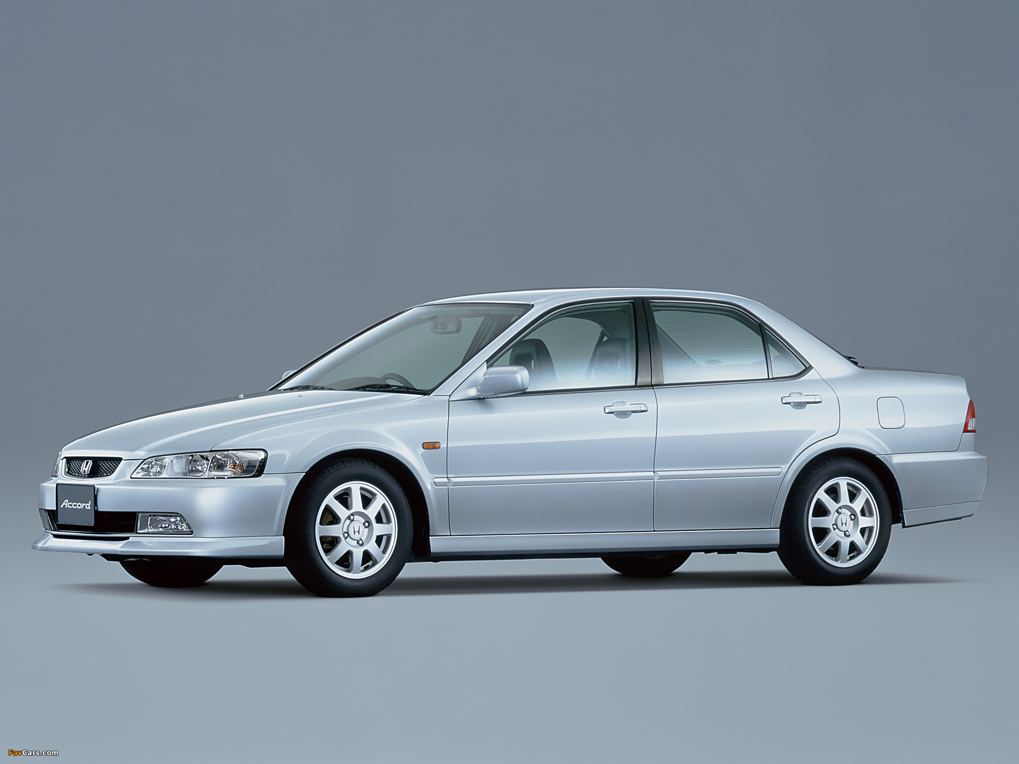 Pictures of Honda Accord Sedan JP-spec (CL3) 2000–02 (2048 x 1536)
