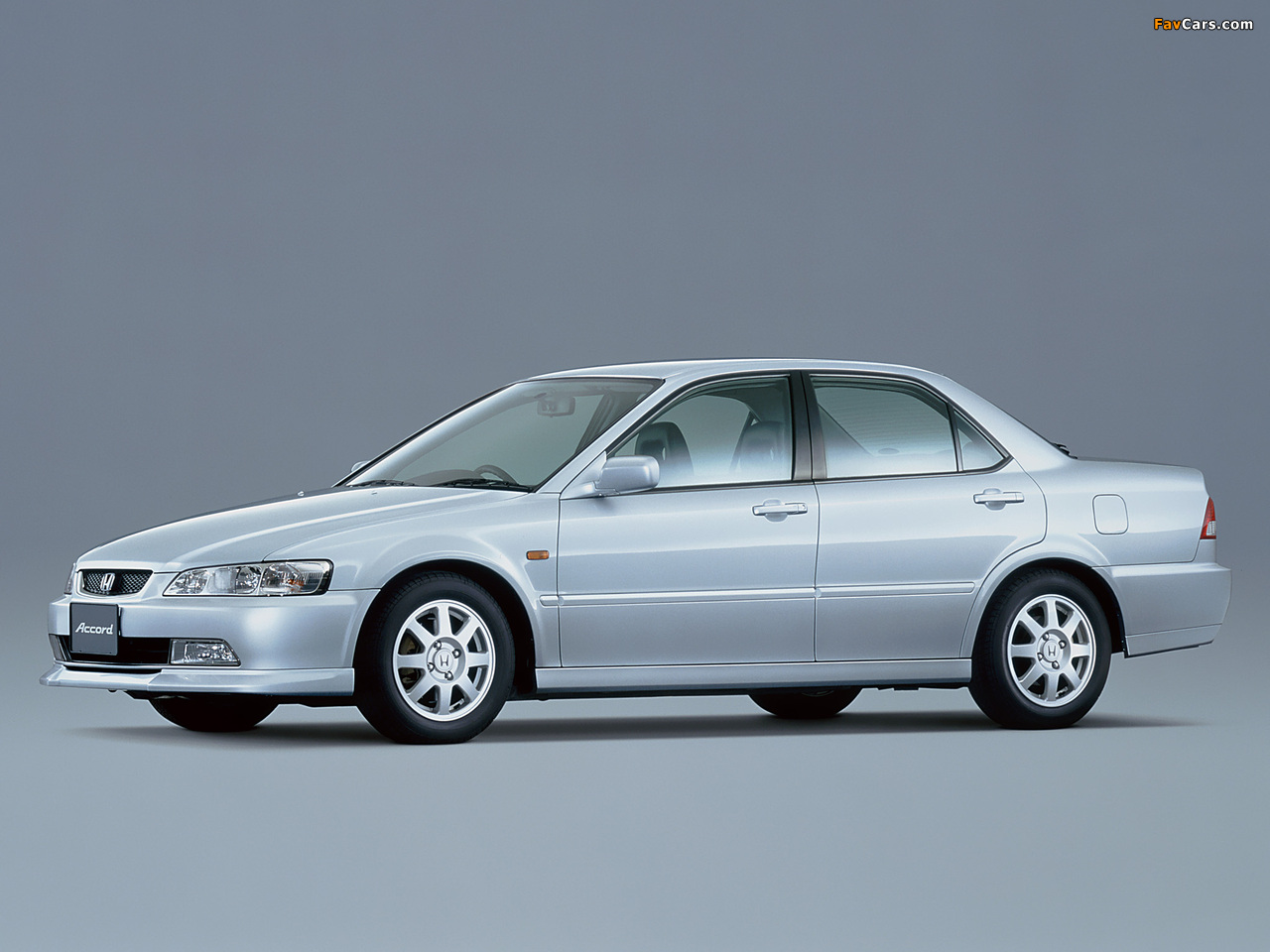 Pictures of Honda Accord Sedan JP-spec (CL3) 2000–02 (1280 x 960)