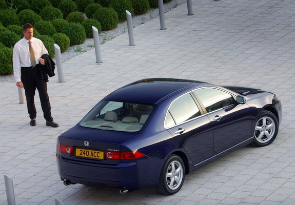 Pictures of Honda Accord Sedan UK-spec (CL) 2003–06