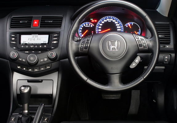 Pictures of Honda Accord Sedan ZA-spec (CL) 2006–08
