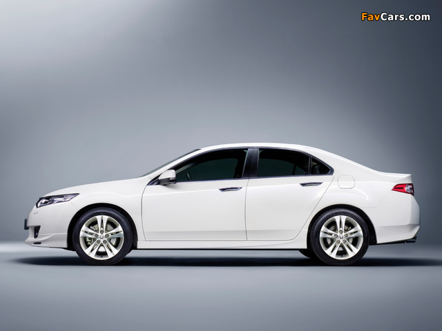Pictures of Honda Accord Diesel Type-S Sedan (CU) 2009–11 (640 x 480)