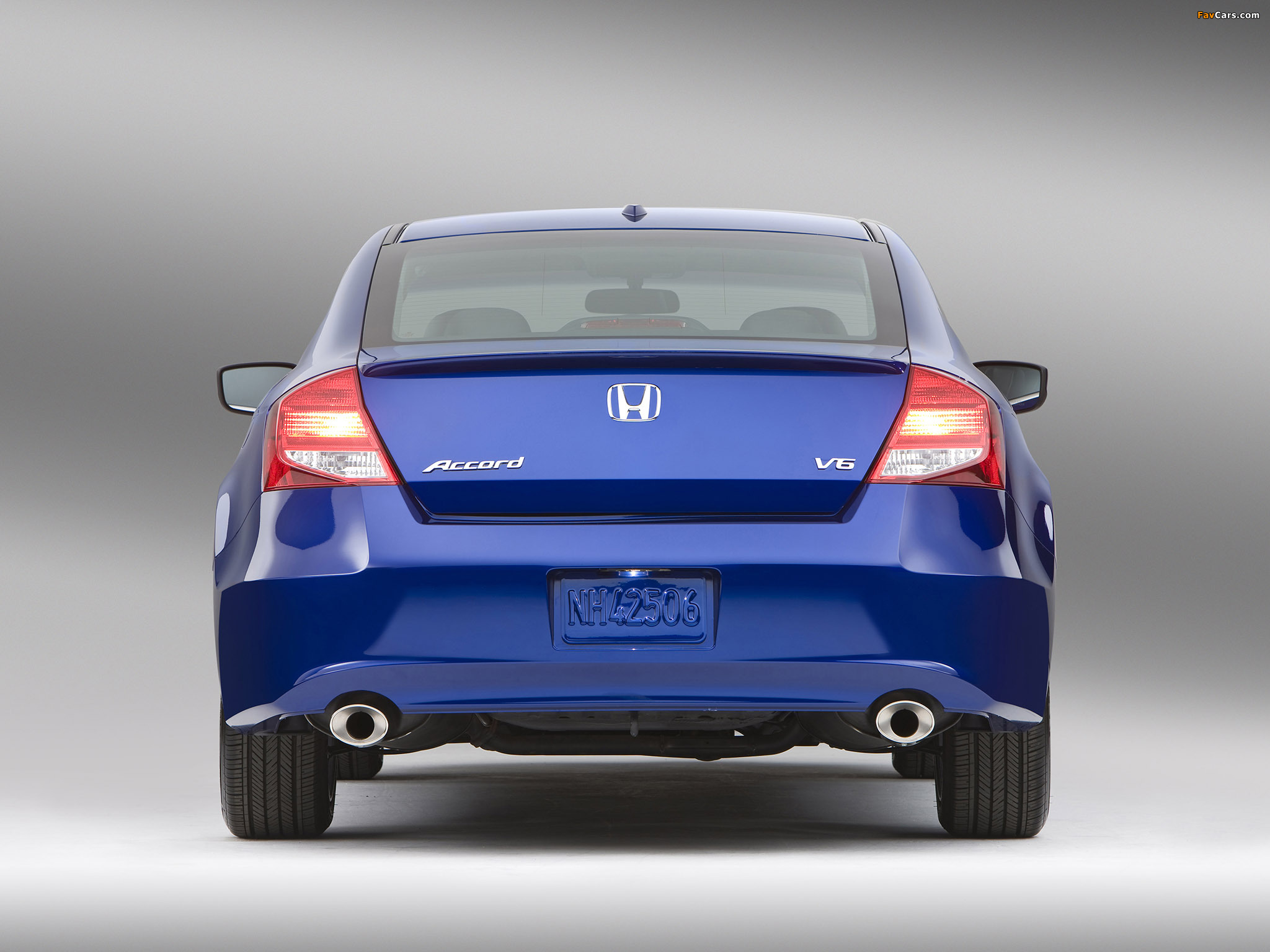 Pictures of Honda Accord Coupe US-spec 2010–12 (2048 x 1536)