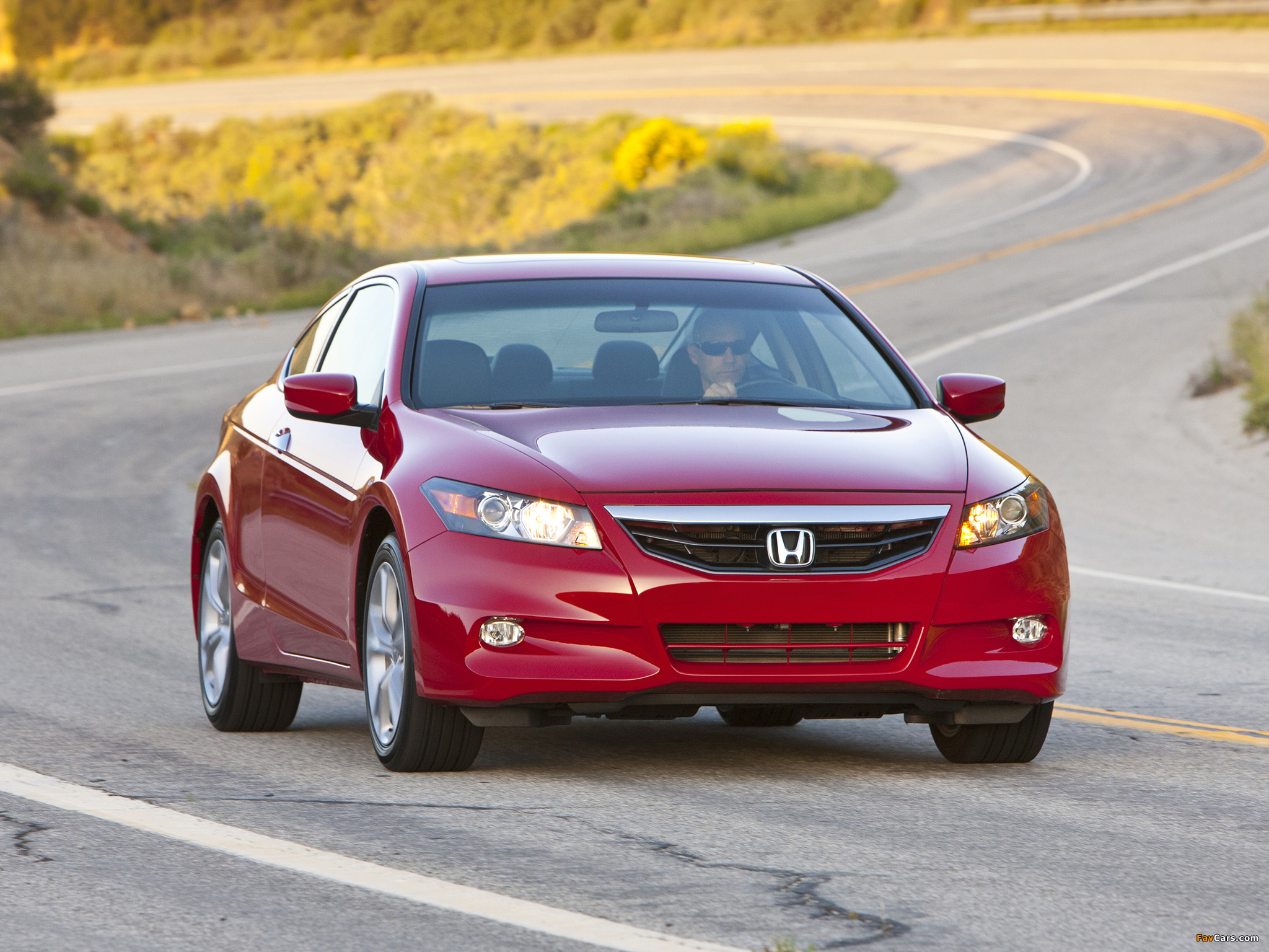 Pictures of Honda Accord Coupe US-spec 2010–12 (2048 x 1536)