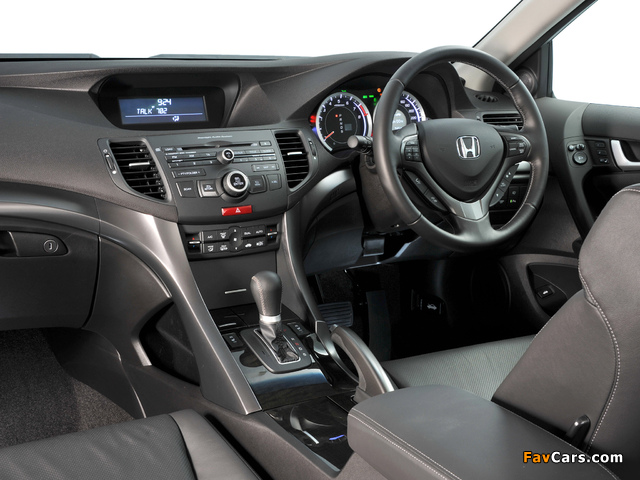 Pictures of Honda Accord Sedan ZA-spec (CU) 2011 (640 x 480)