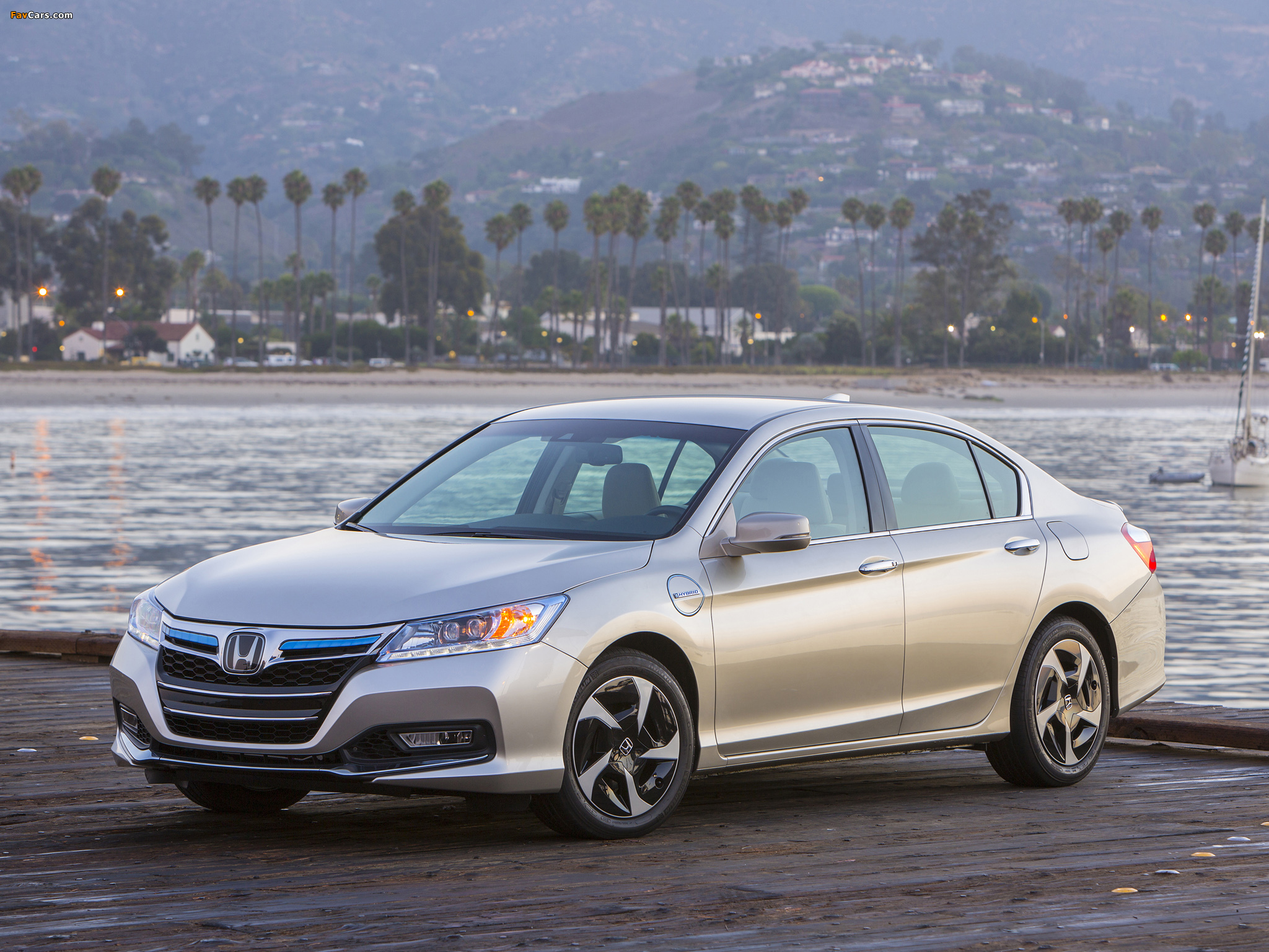 Pictures of Honda Accord PHEV Sedan 2012 (2048 x 1536)