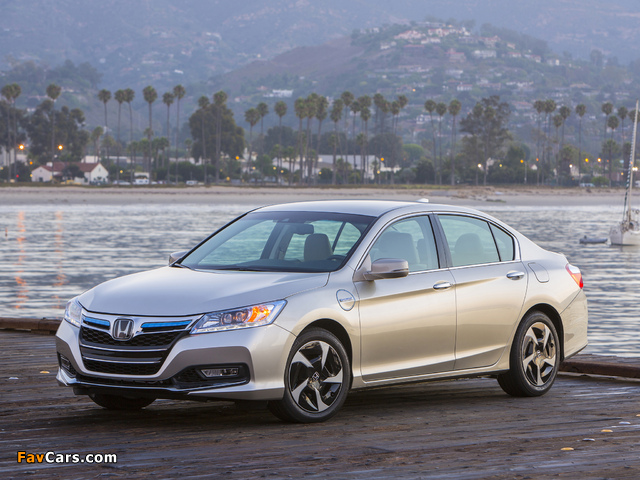 Pictures of Honda Accord PHEV Sedan 2012 (640 x 480)