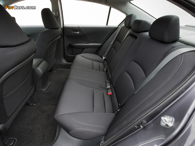 Pictures of Honda Accord Sport Sedan 2012 (640 x 480)