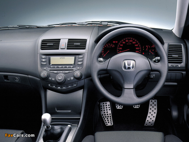 Honda Accord Euro-R Sedan (CL7) 2002–05 wallpapers (640 x 480)