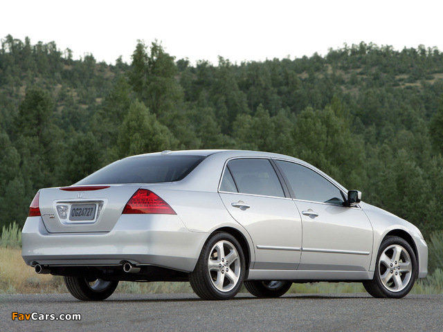 Honda Accord Sedan US-spec 2006–07 wallpapers (640 x 480)