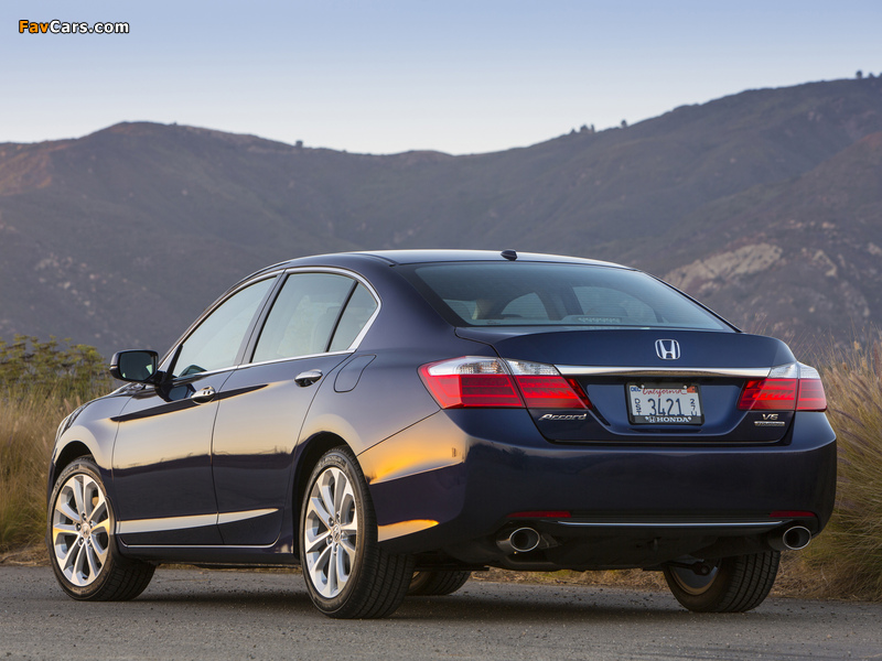 Honda Accord Touring Sedan 2012 wallpapers (800 x 600)