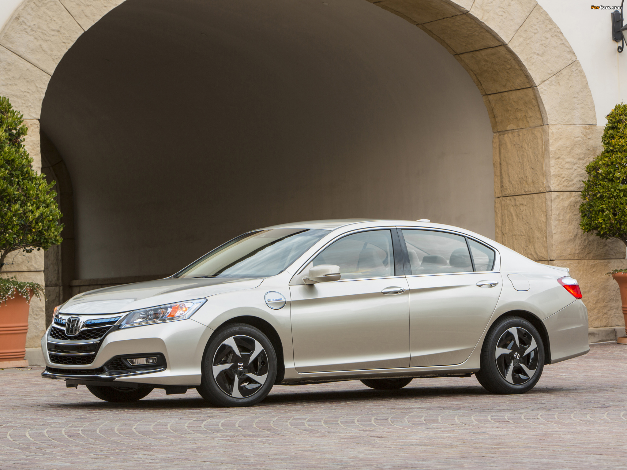 Honda Accord PHEV Sedan 2012 wallpapers (2048 x 1536)