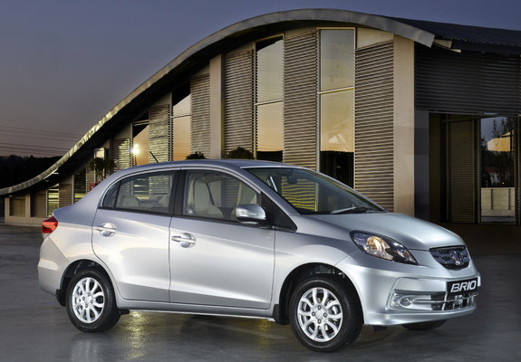 Pictures of Honda Brio Amaze ZA-spec 2013