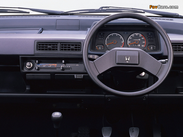 Honda City R 1981–86 photos (640 x 480)