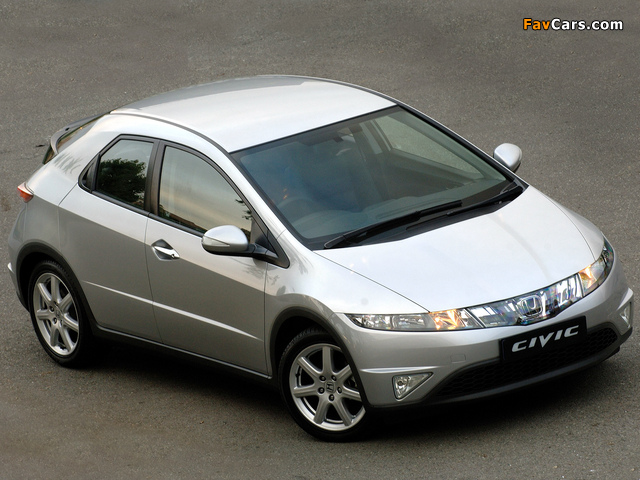 Honda Civic Hatchback ZA-spec (FN) 2006–08 wallpapers (640 x 480)
