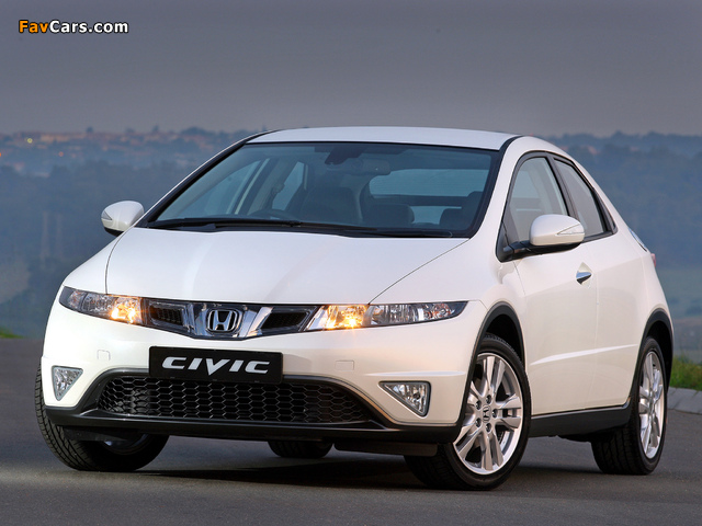 Honda Civic Hatchback ZA-spec (FN) 2008–10 pictures (640 x 480)