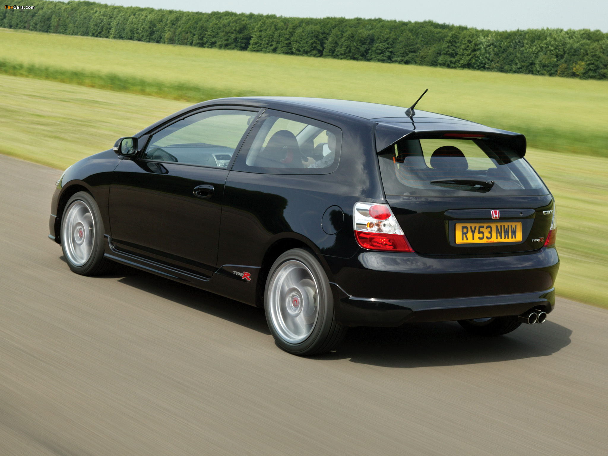 Images of Honda Civic Type-R UK-spec (EP3) 2003–05 (2048 x 1536)